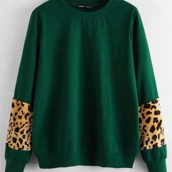 Sweaters - 🐆NWOT Leopard Panel Sleeve Pullover🐆